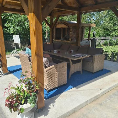 Apartamento Nikol Karlovac Exterior foto