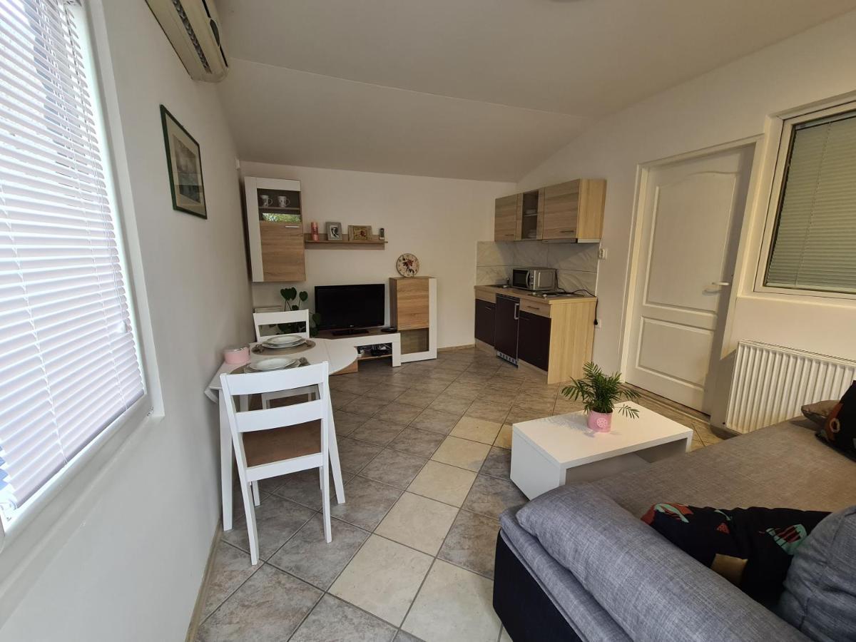 Apartamento Nikol Karlovac Exterior foto