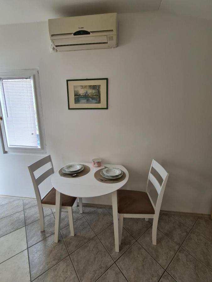 Apartamento Nikol Karlovac Exterior foto