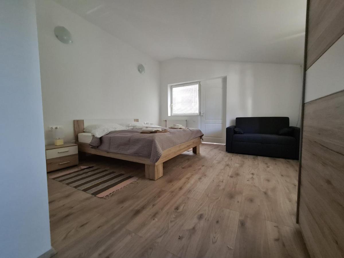 Apartamento Nikol Karlovac Exterior foto